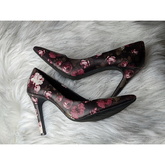 Christian Siriano | Purple Floral Heels Pumps Slip On Pointed Toe Women Size 10 - Picture 2 of 9